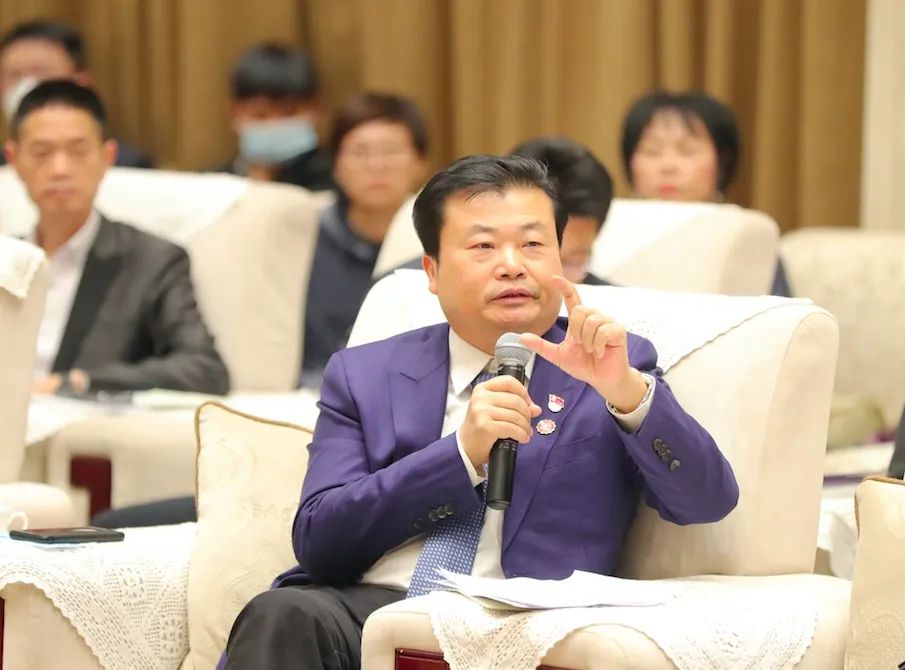左手民生、右手行业，医药界大咖李楚源携7项建议赴京参会