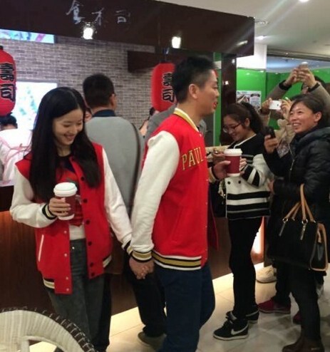 东哥越来越年轻了
